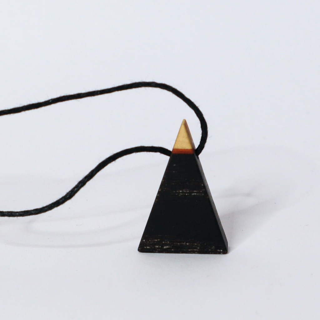 Pendentif - Triangle tricolore