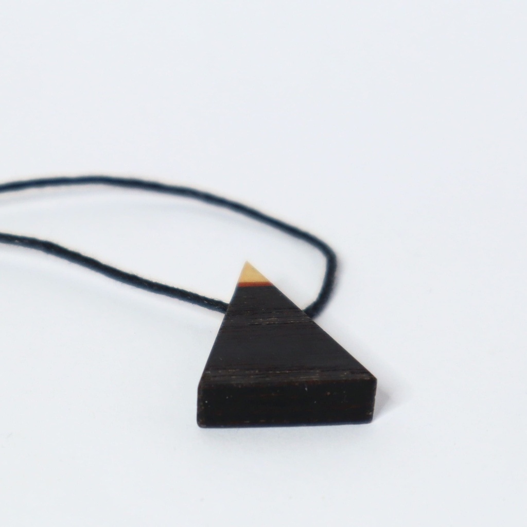 Pendentif - Triangle tricolore