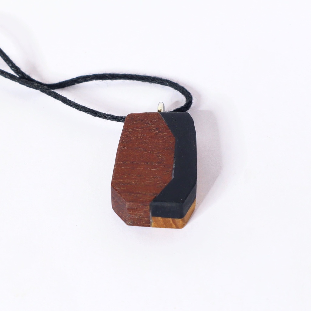 Pendentif - Oeuf tricolore